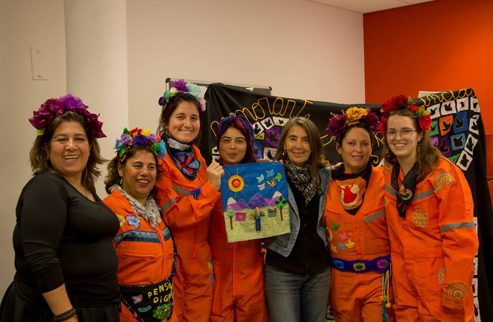 Six members from Memorarte collective from Chile with Roberta Bacic at the end of the two-day event.
(Photo: Colectivo Memorarte) 